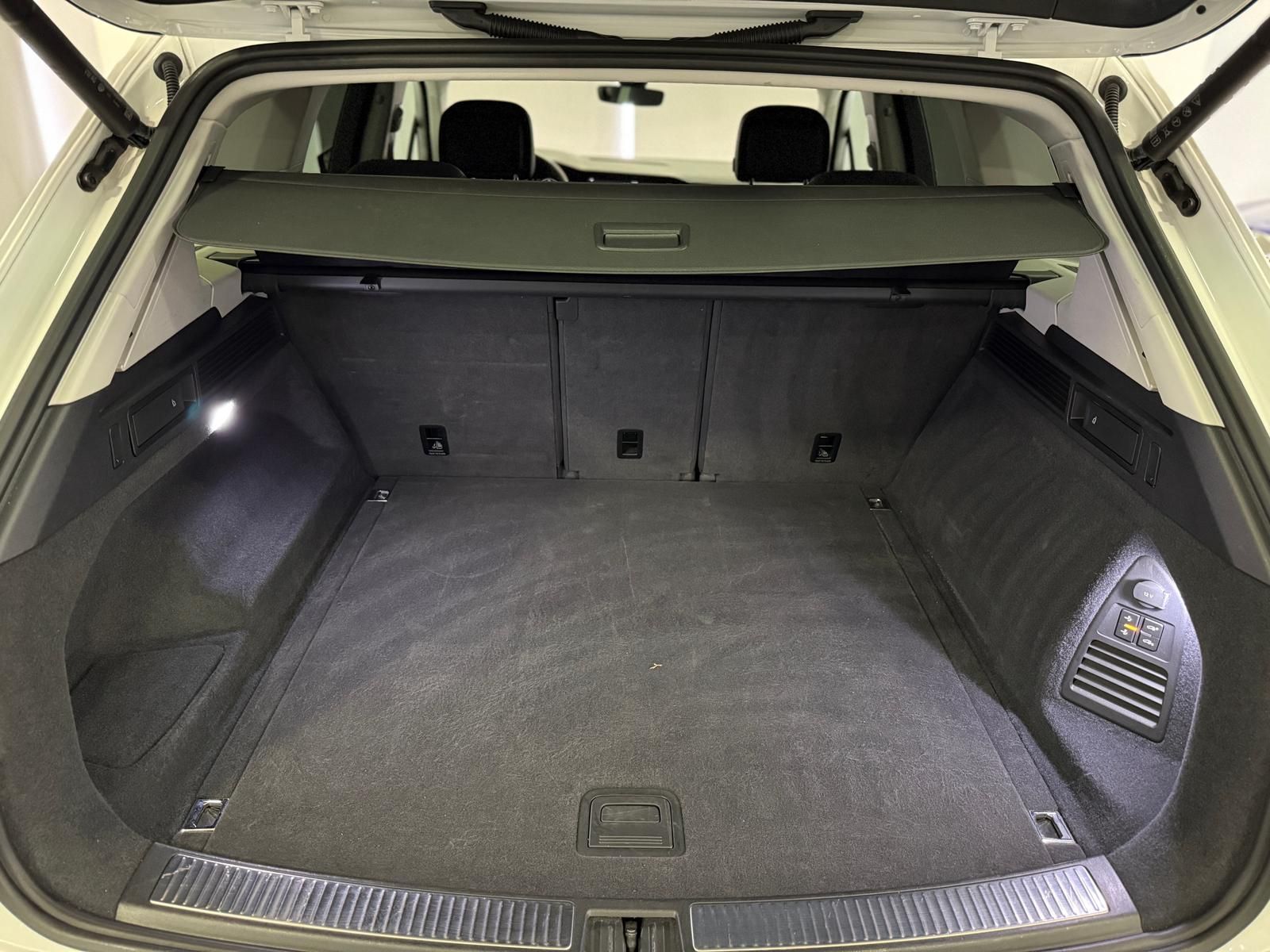 Volkswagen Touareg Elegance 4Motion - Samsaru's Car Outlet