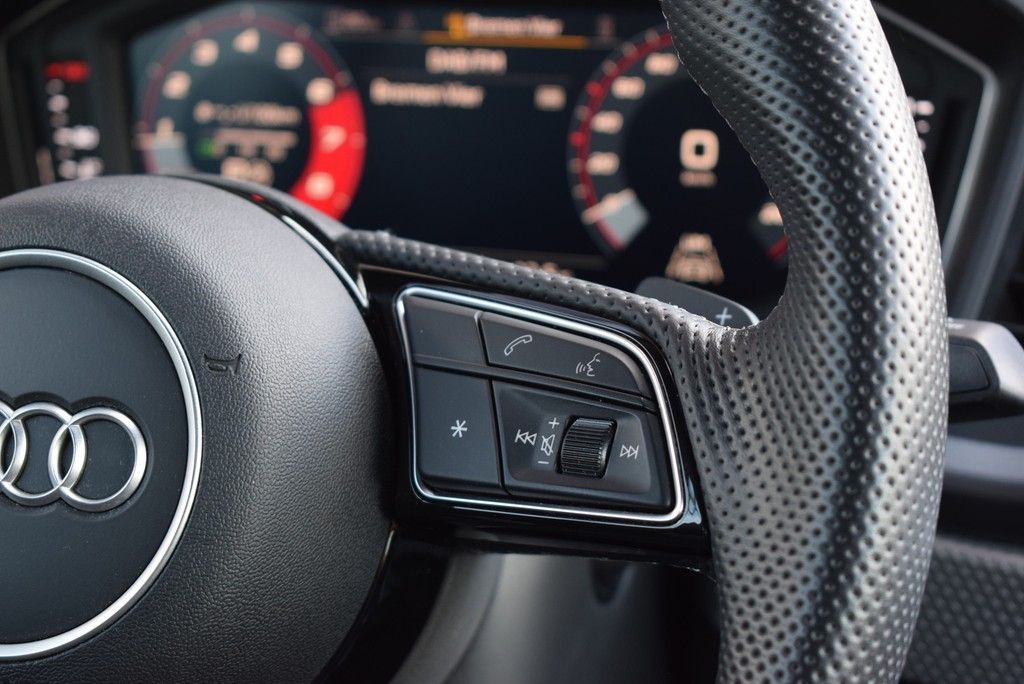 Audi A1 Sportback 40 TFSI S-tronic S-line - Samsaru's Car Outlet