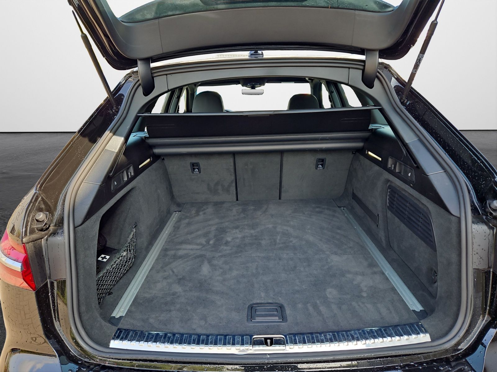Audi A6 Avant 40 TDI S tronic quattro S line - Samsaru's Car Outlet