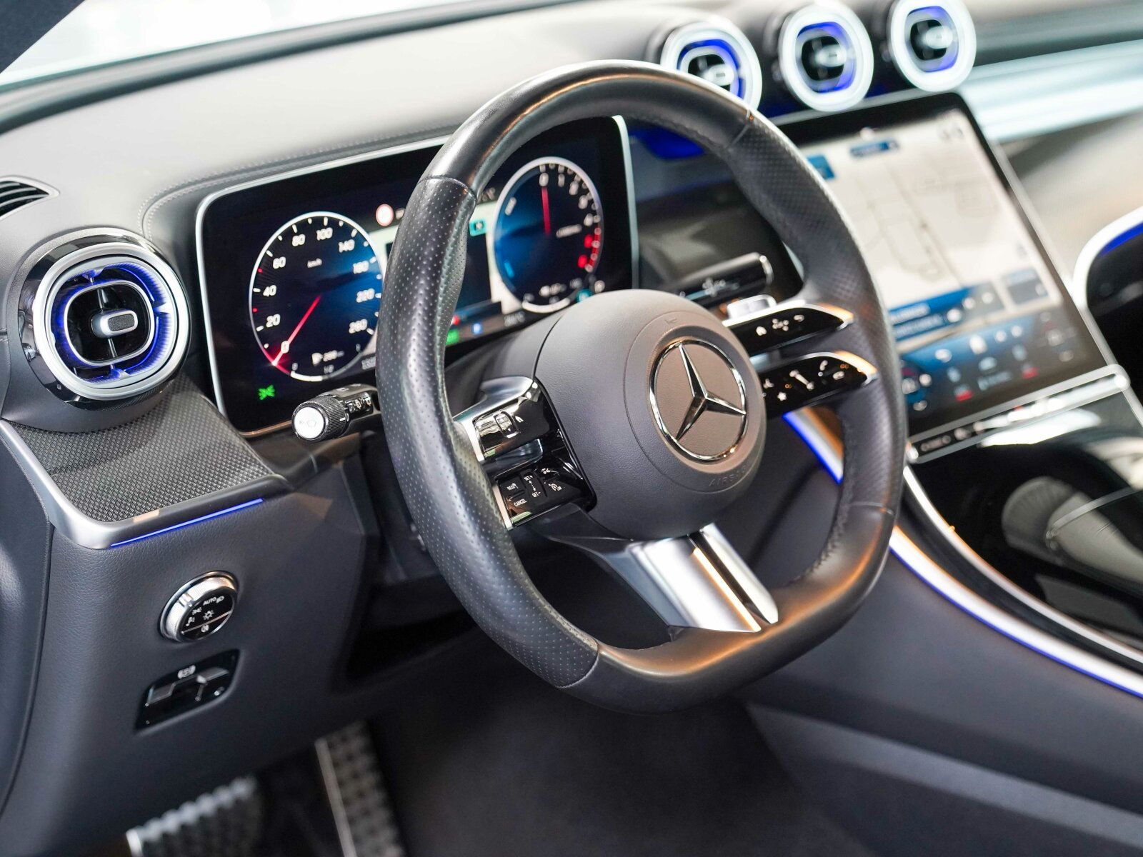 Mercedes-Benz GLC 300 de 4M AMG Line - Samsaru's Car Outlet