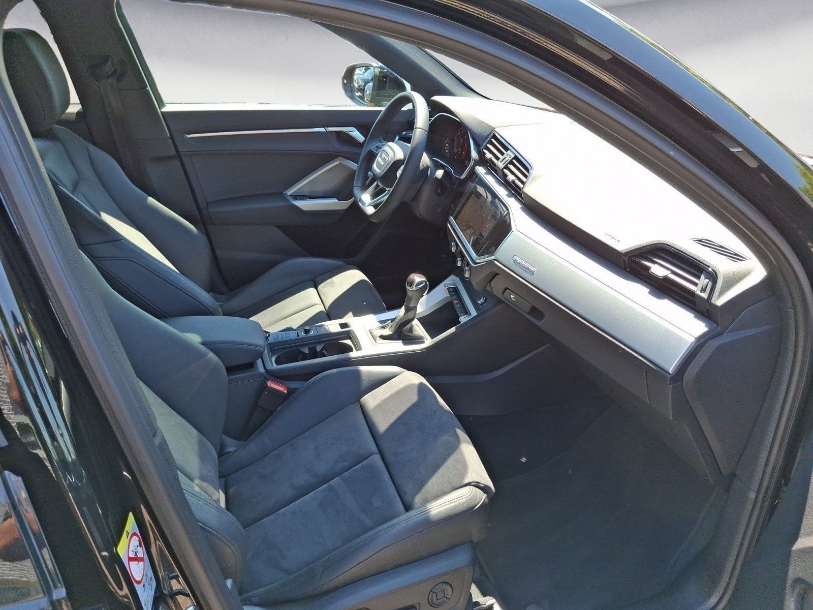 Audi Q3 40TDI quattro S tronic S line AHK ACCAssist M