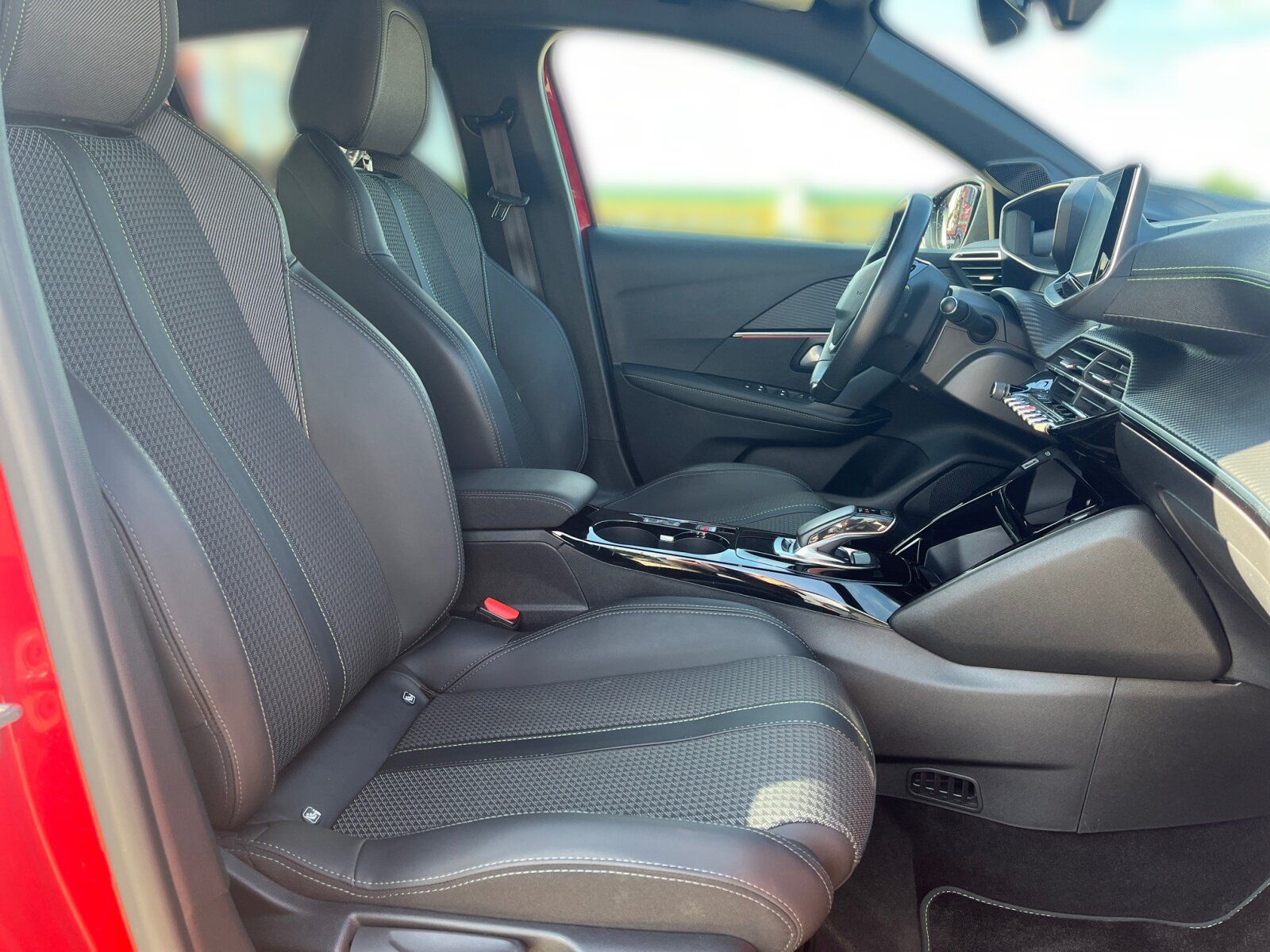 Peugeot e 208 GT - Samsaru's Car Outlet