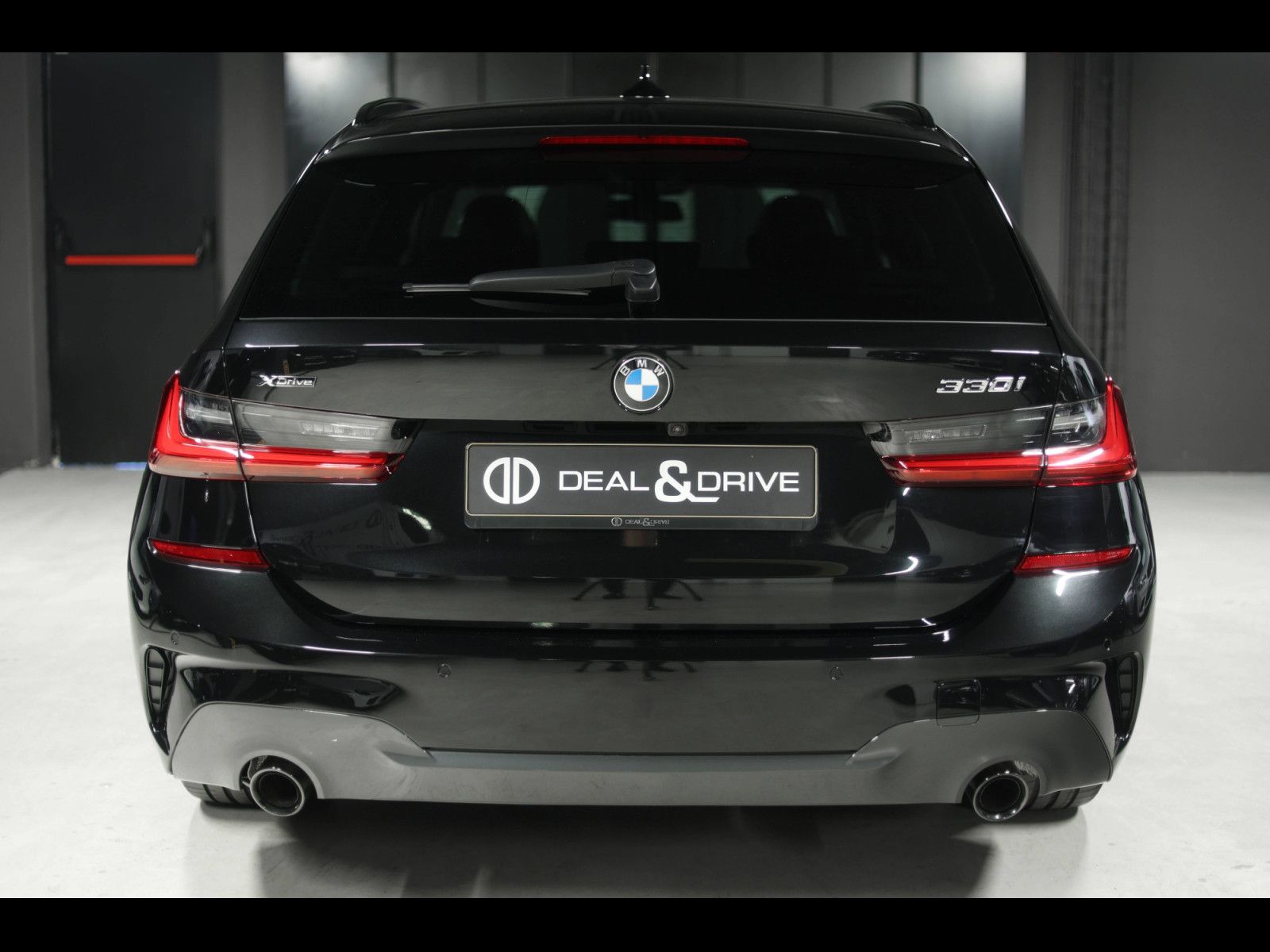 BMW 330 i Touring xDrive M Sport Shadow - Samsaru's Car Outlet