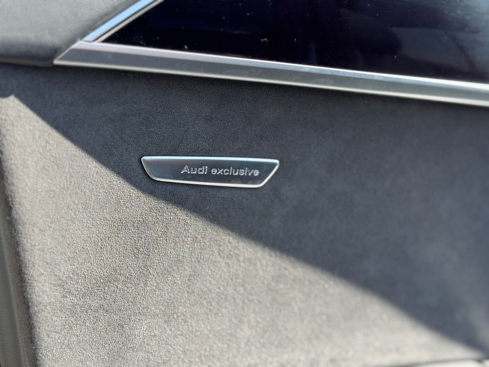 Audi A8L 60 TFSI quattro EXCLUSIVE - Samsaru's Car Outlet