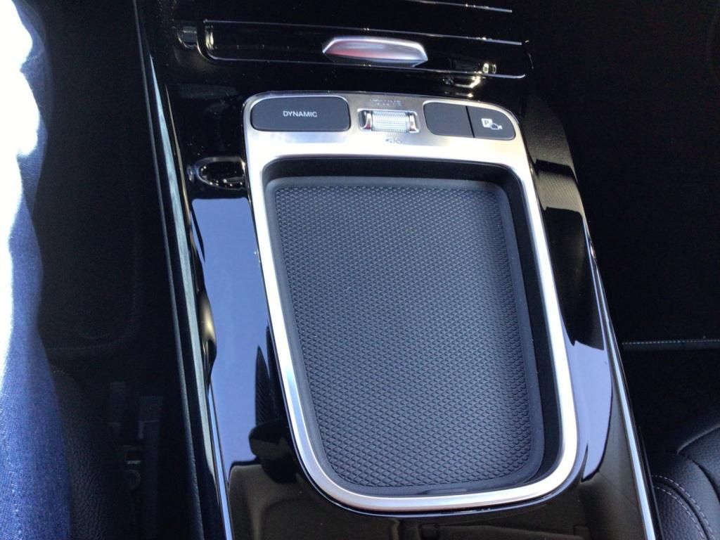 Mercedes-Benz A 180 Progressive Line - Samsaru's Car Outlet