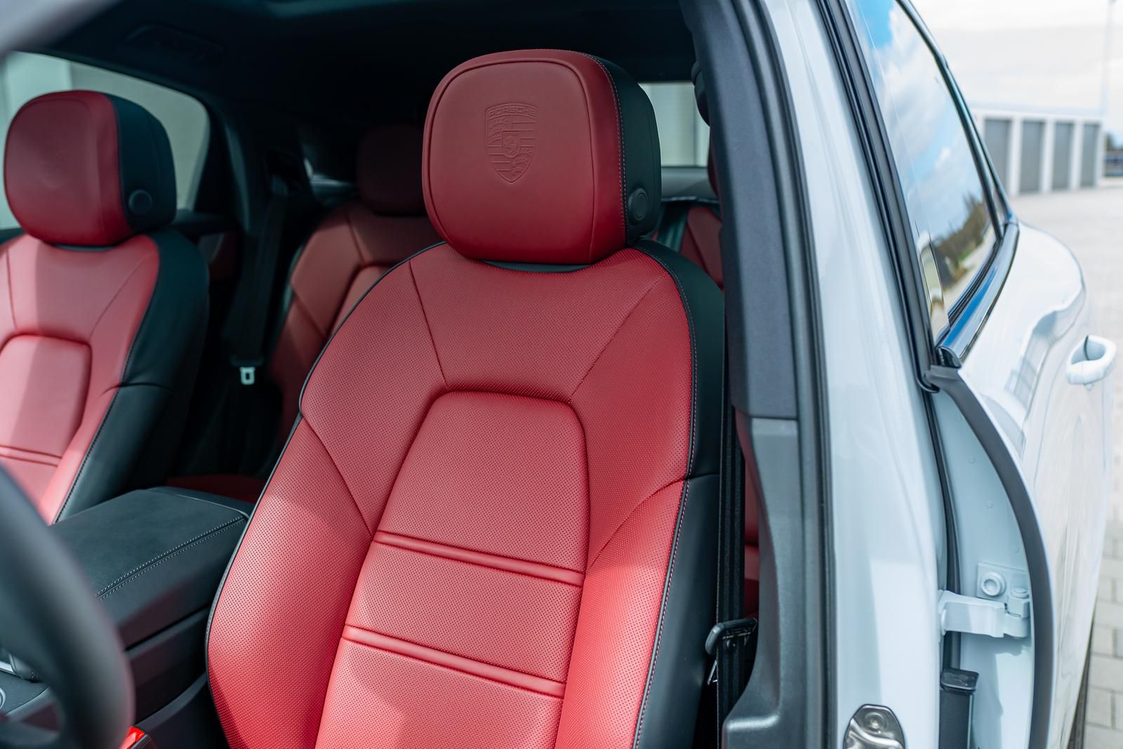 Porsche Cayenne Coupe | MY25 | HD-Matrix | 14-Way | HUD