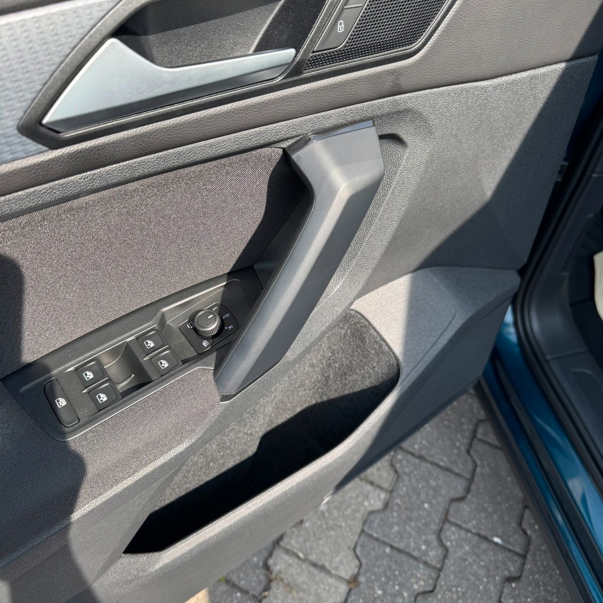 Volkswagen Tiguan Life 2.0 TDI - Samsaru's Car Outlet