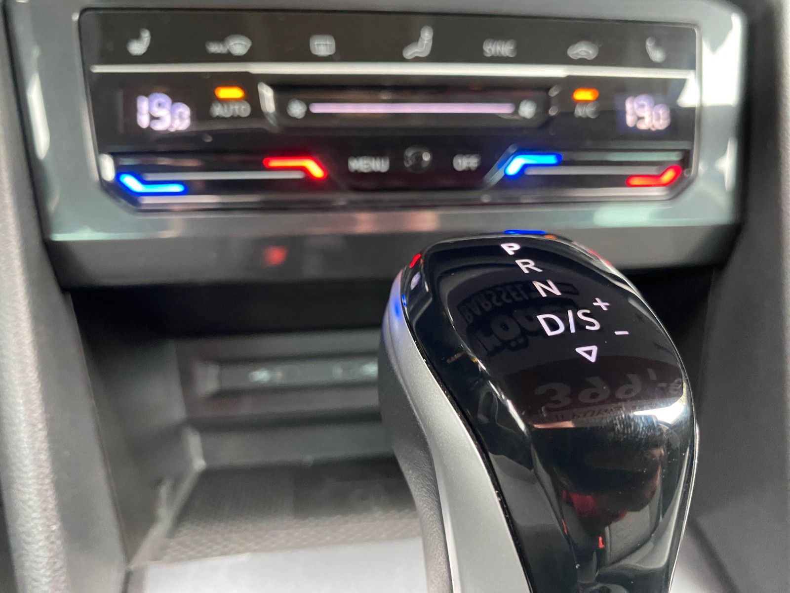Volkswagen Tiguan 2.0TDI DSG - Samsaru's Car Outlet