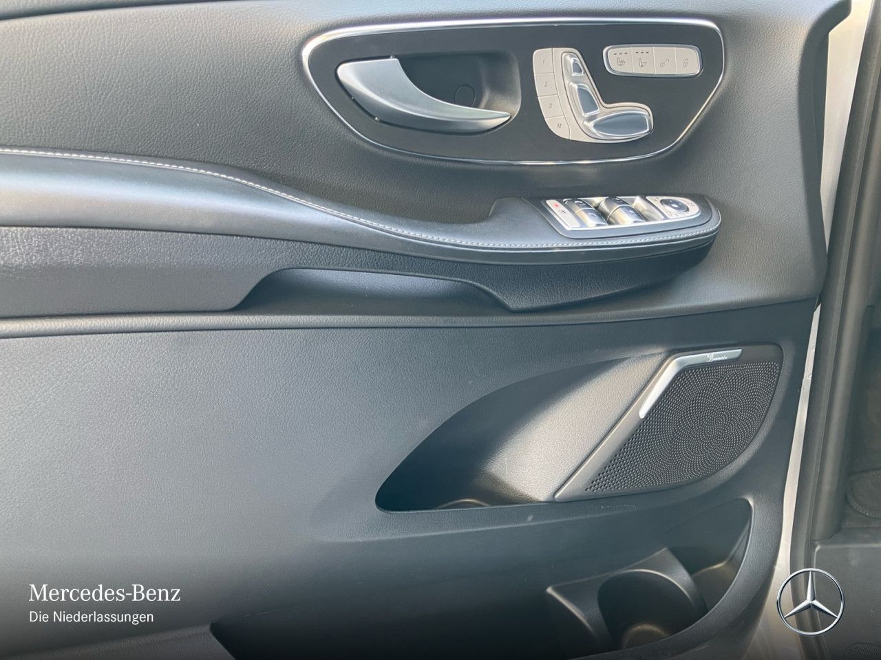 Mercedes-Benz V 300 d EXCLUSIVE EDITION - Samsaru's Car Outlet