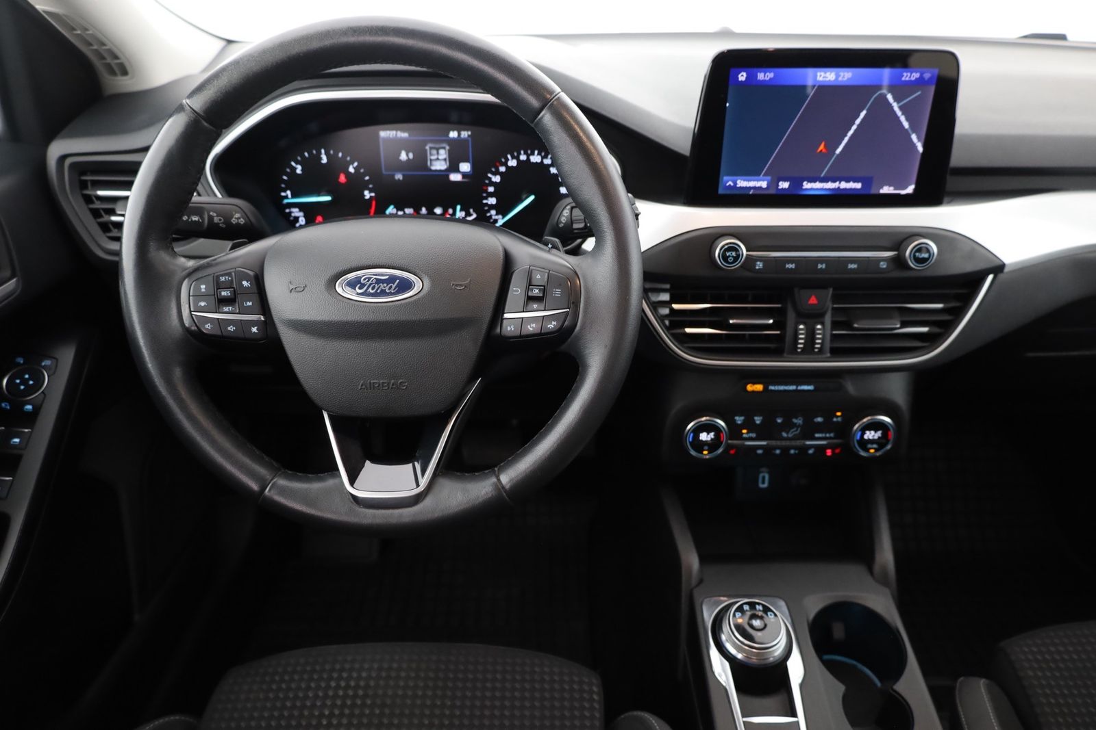 Ford Focus Turnier 2.0 EcoBlue Aut. - Samsaru's Car Outlet