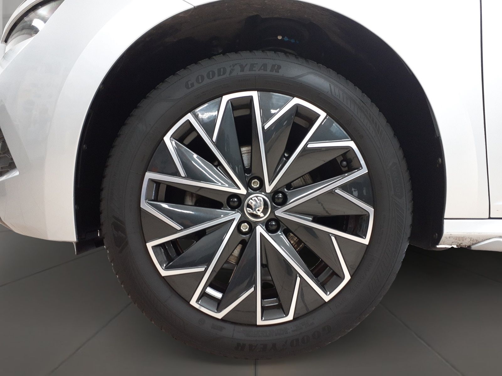 Skoda Kamiq 1.0 TSI Style - Samsaru's Car Outlet