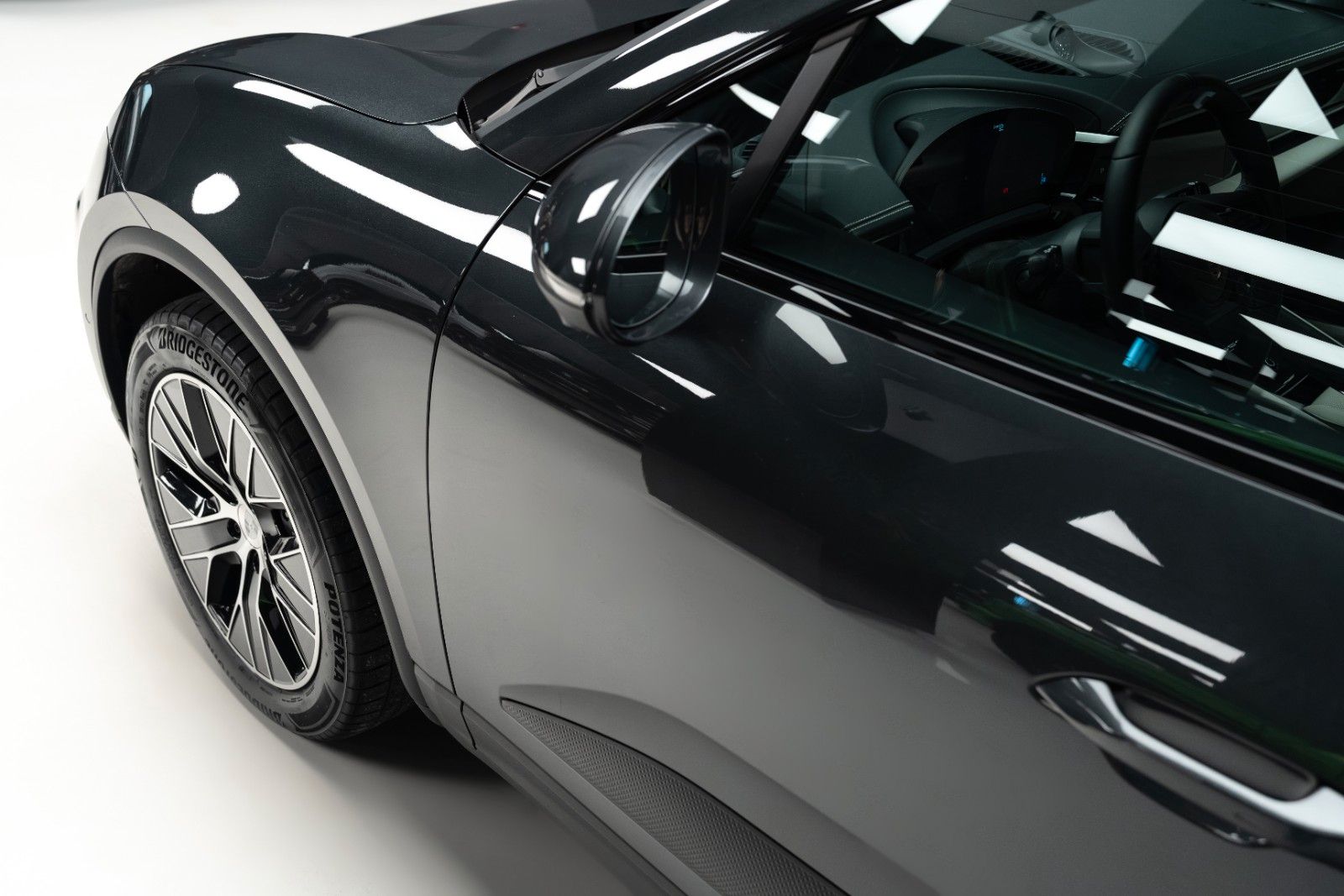 Porsche Macan Electric 4