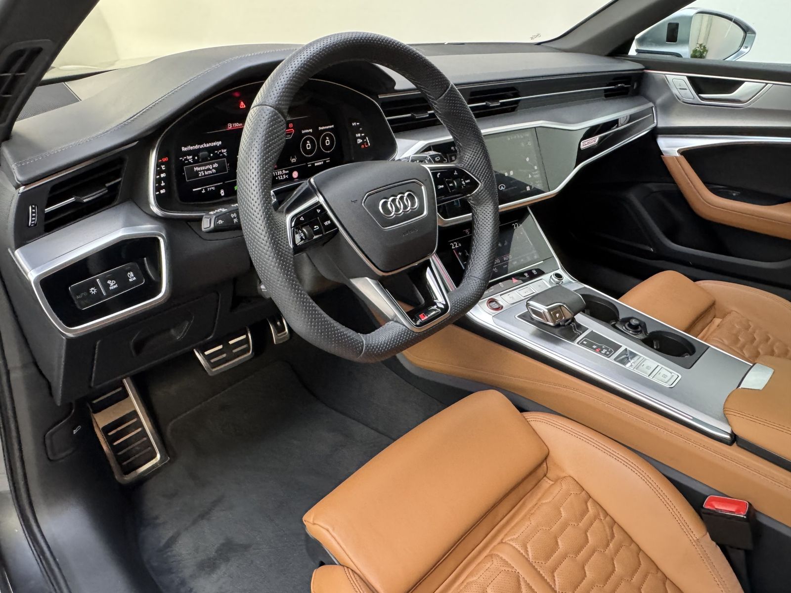 Audi RS6 HeadUP MatrixLED Pano B&O 360° ACC Sitzlüft.
