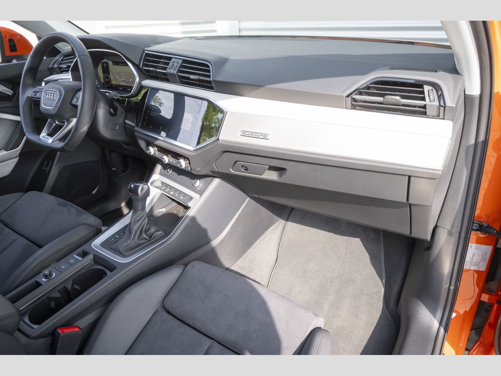 Audi Q3 advanced 40 TFSI quattro S tronic - Samsaru's Car Outlet