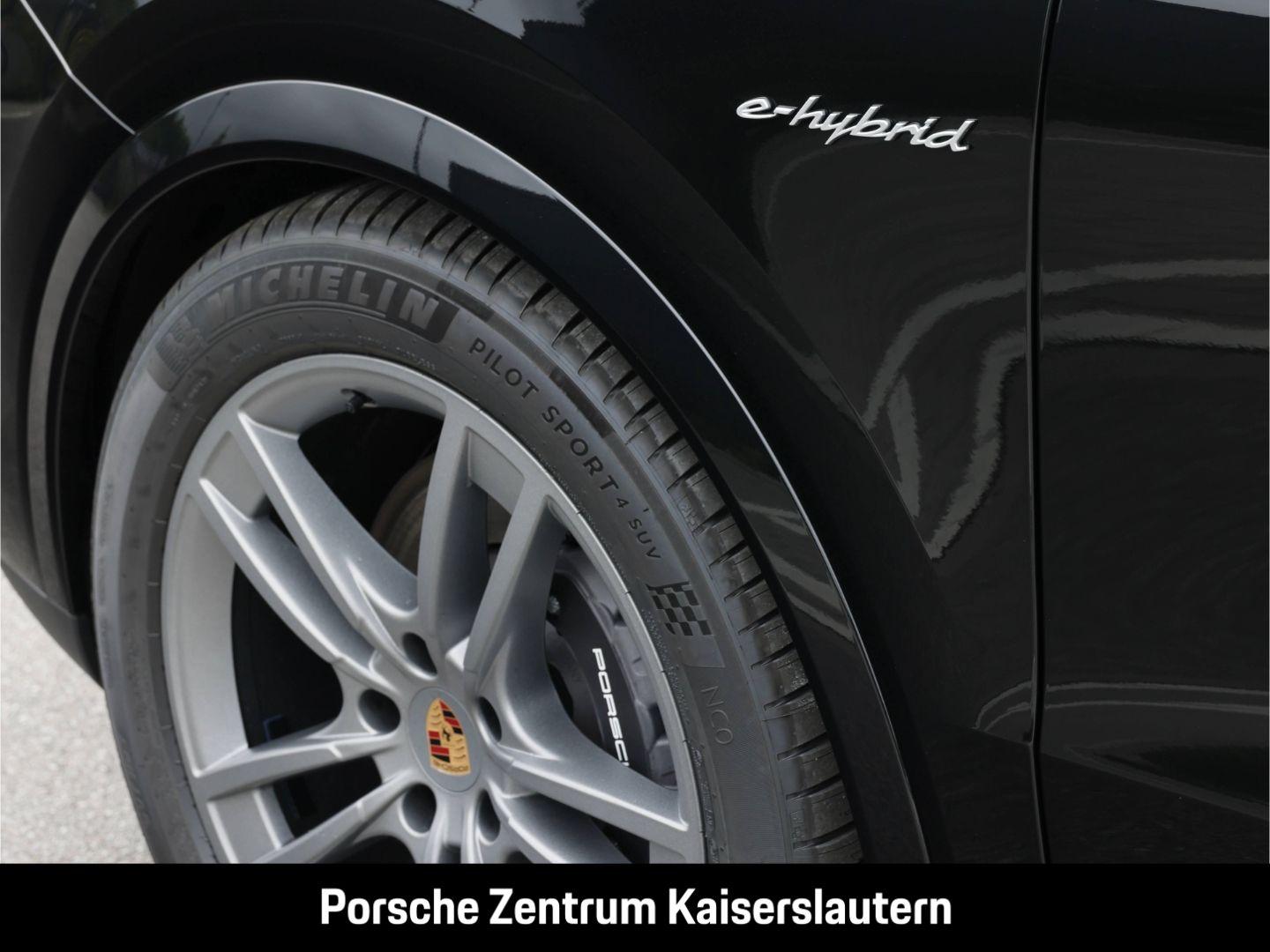 Porsche Cayenne E-Hybrid InnoDrive HA-Lenkung Sportabgas