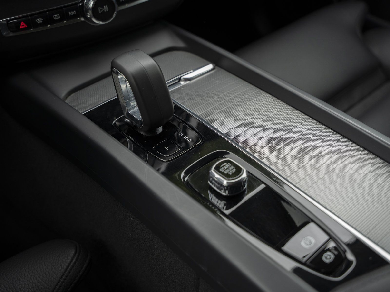 Volvo XC 60 B4 AWD Plus Dark