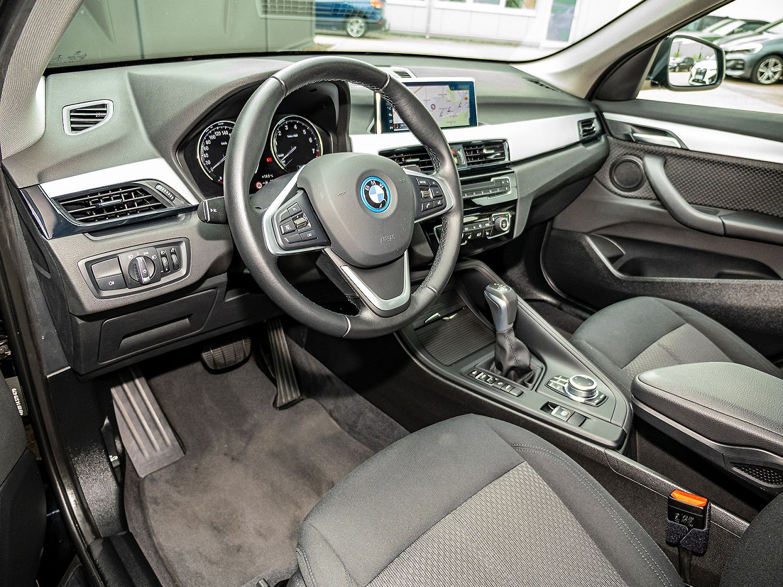 BMW X1 xDrive25eA - Samsaru's Car Outlet