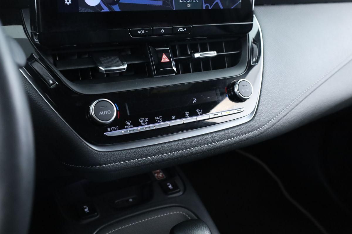 Toyota Corolla Touring Sports 2.0 CVT Team D Navi Kam
