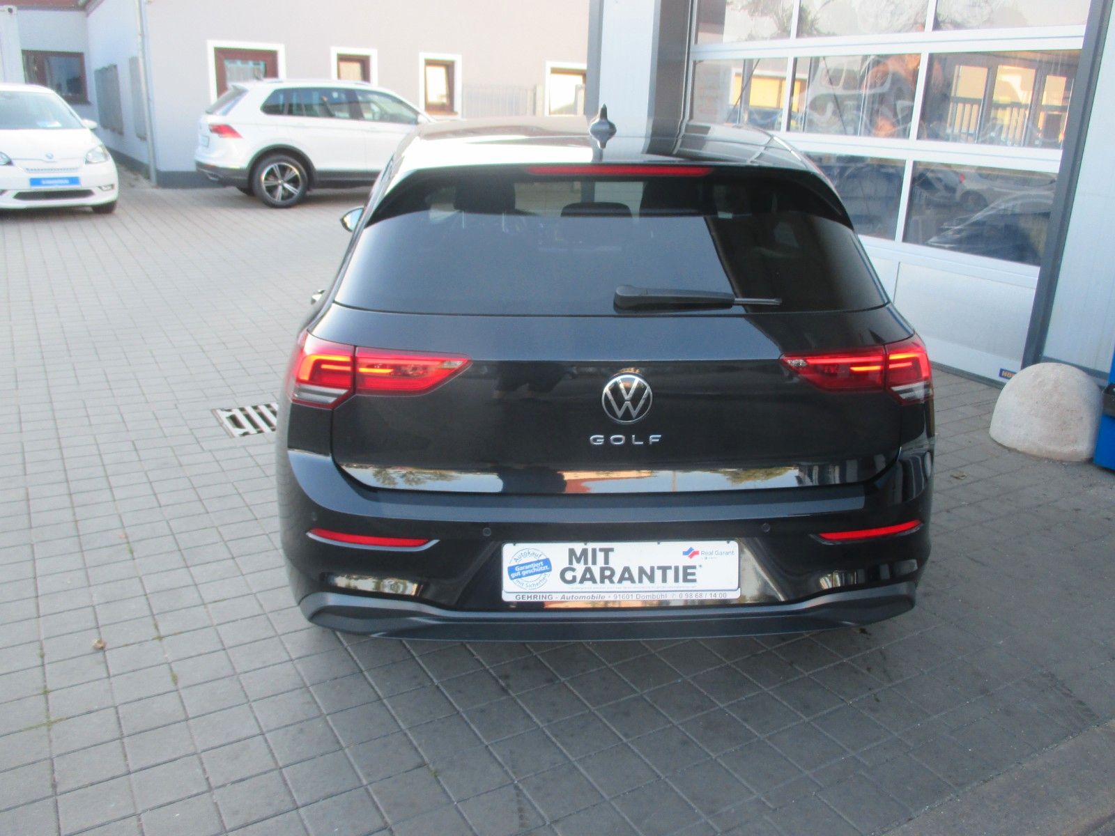 Volkswagen Golf 8 2.0 TDI DSG Life - Samsaru's Car Outlet