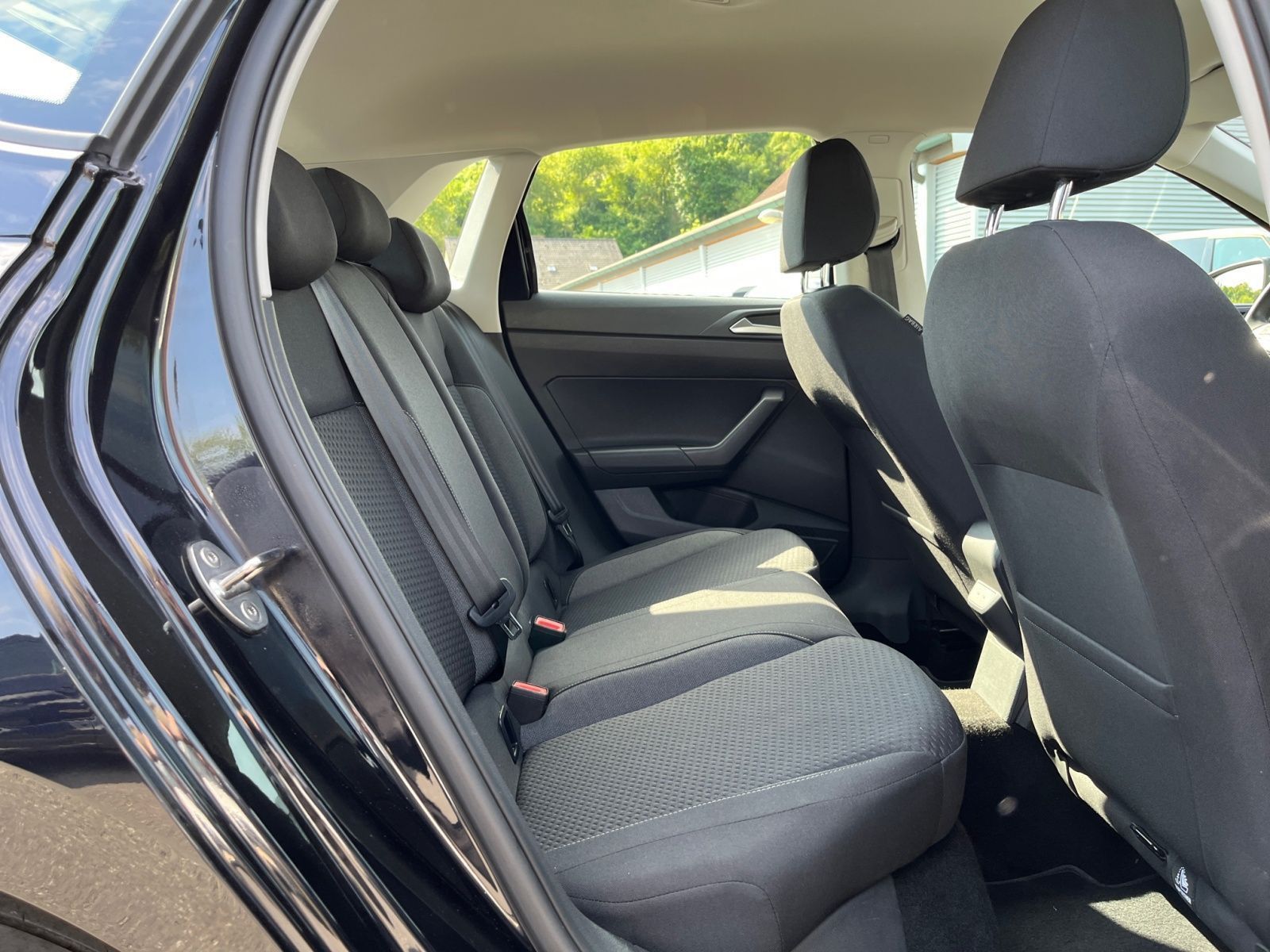 Volkswagen Polo Life 1.0 TSI DSG - Samsaru's Car Outlet