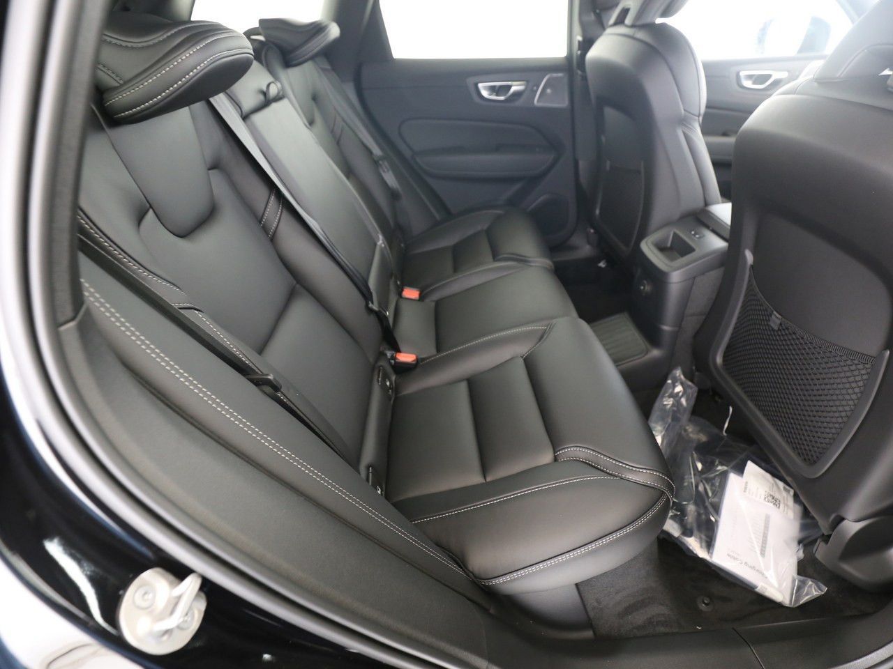 Volvo XC60 T6 AWD Black Edition Ultra AHK LUFT MASSAGE