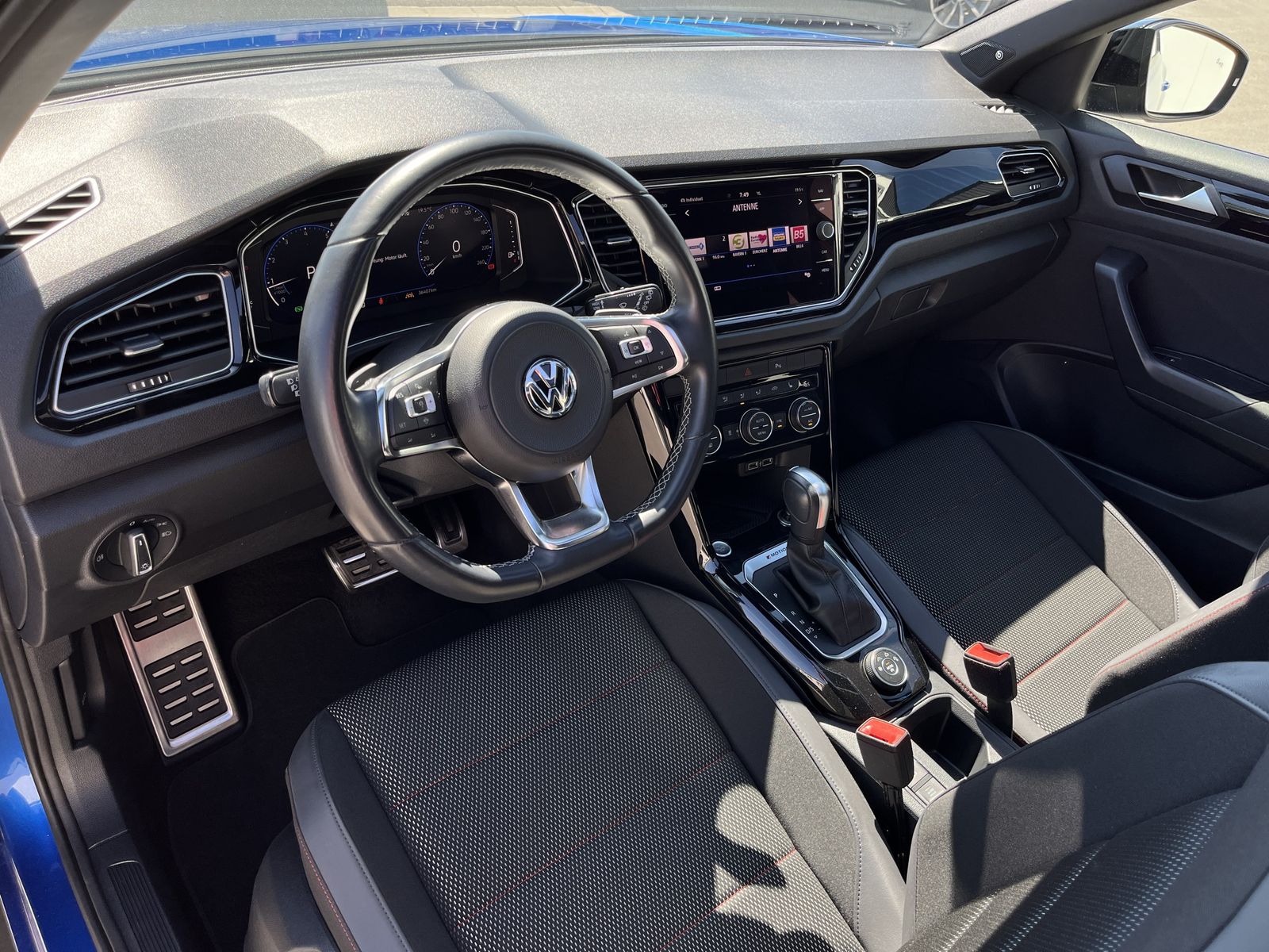 Volkswagen T-Roc 2.0 TSI DSG 4Motion Sport - Samsaru's Car Outlet