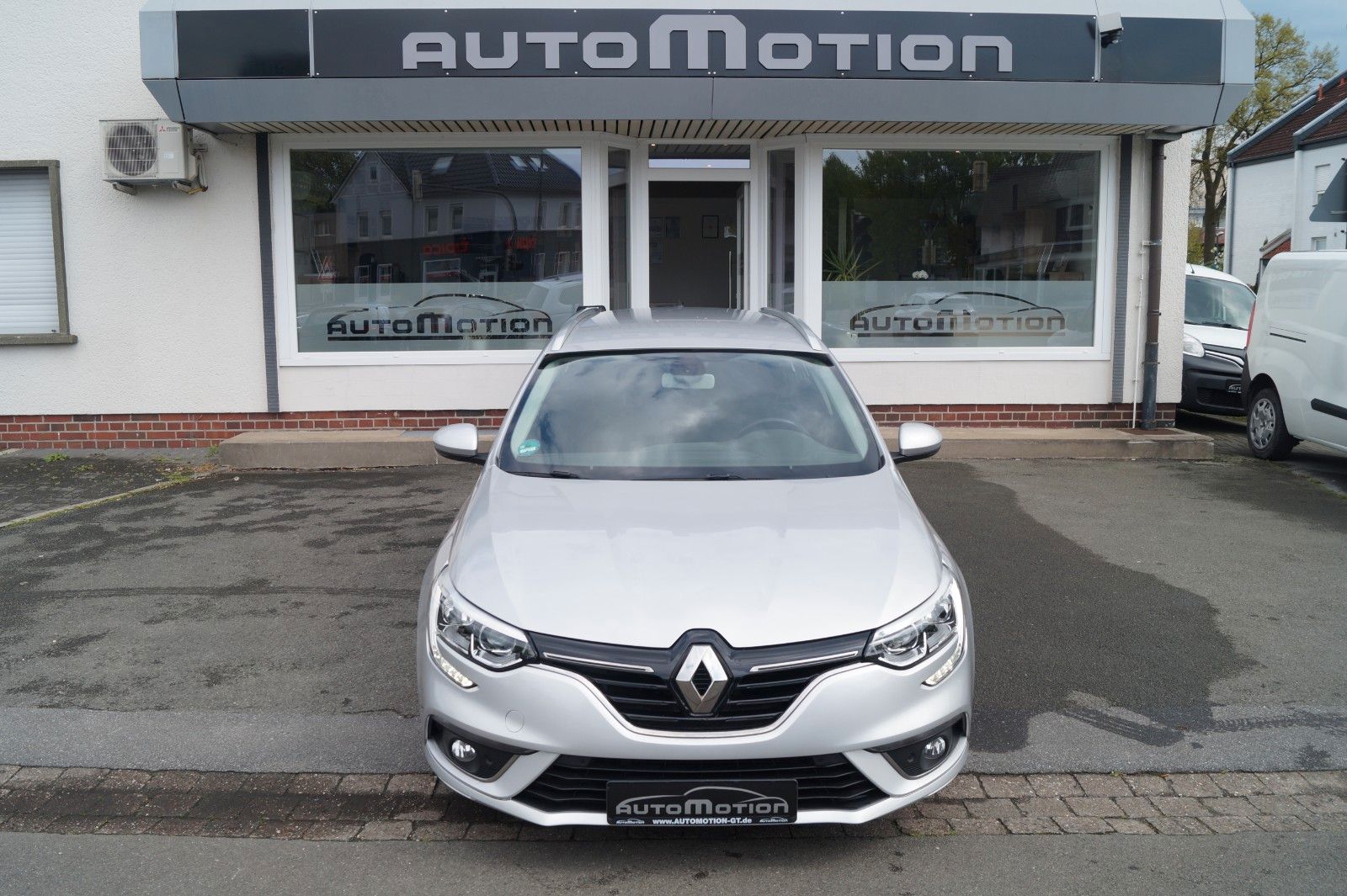 Renault Megane IV Grandtour Business Edition - Samsaru's Car Outlet