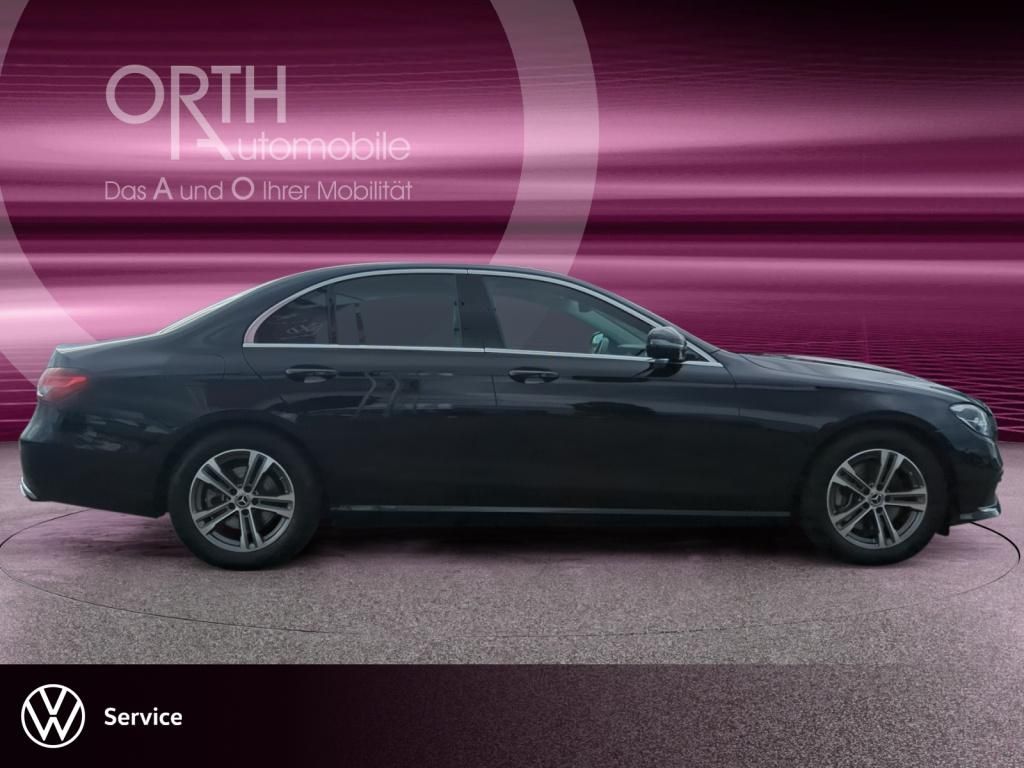 Mercedes-Benz E 200 Limo - Samsaru's Car Outlet