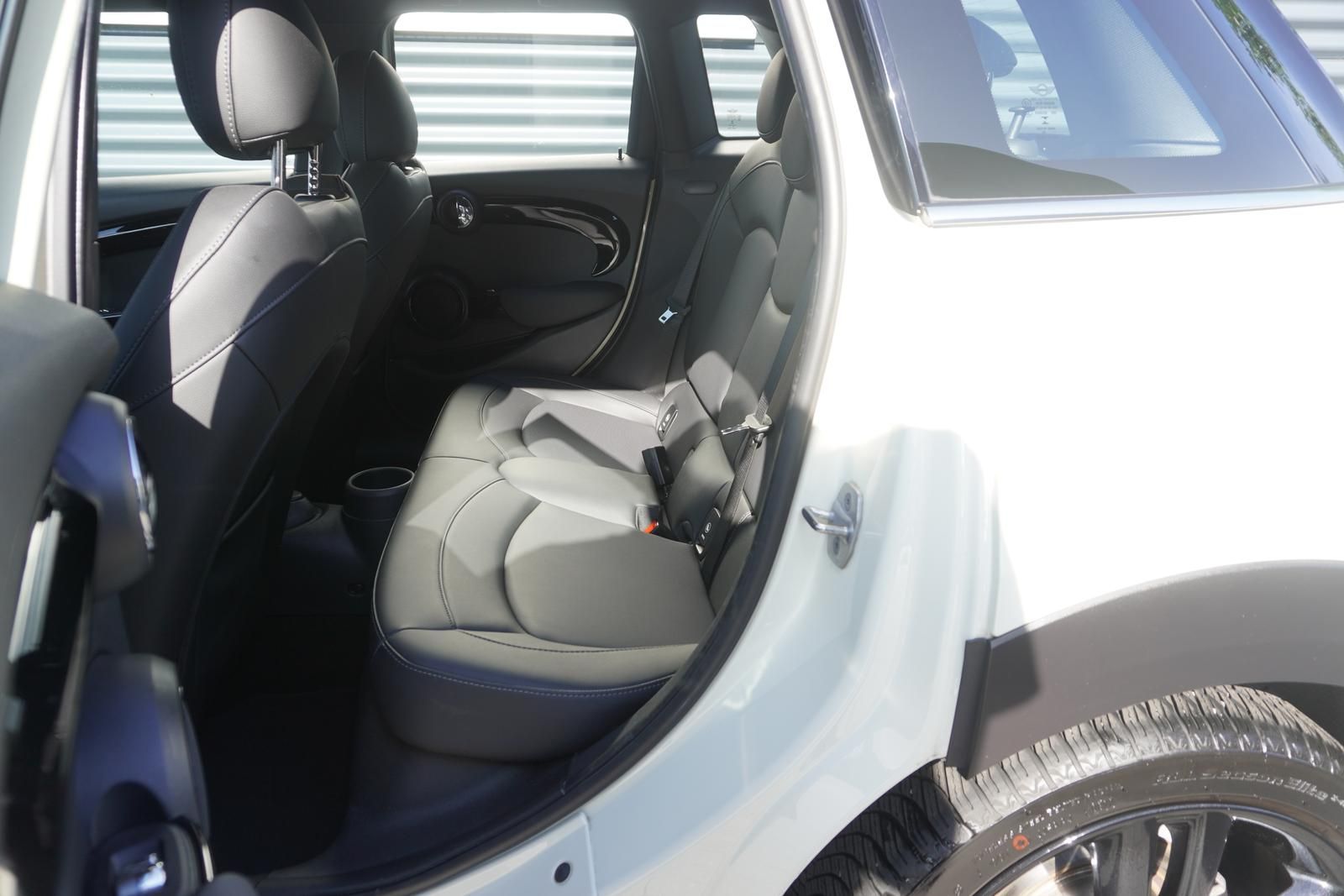 MINI COOPER S - Samsaru's Car Outlet