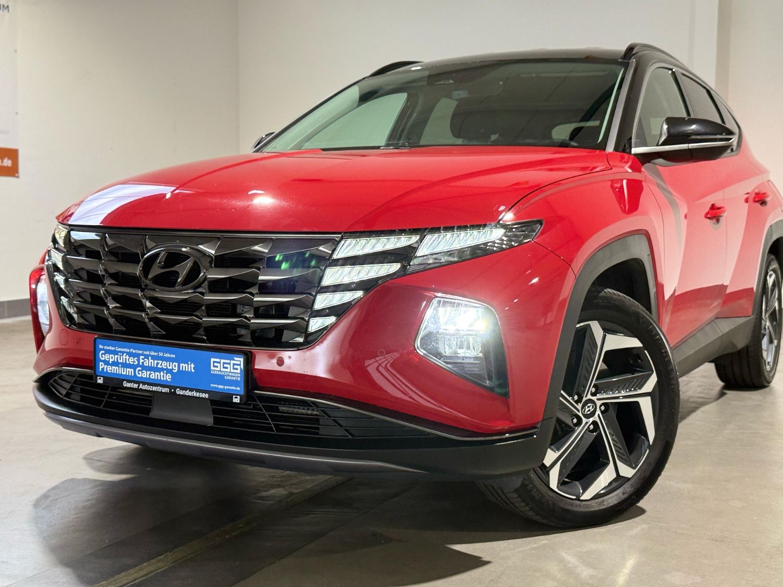Hyundai Tucson 1.6 T-GDI Plug-In Hybrid 4WD - Samsaru's Car Outlet
