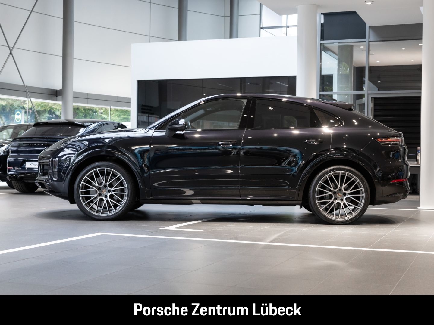 Porsche Cayenne S Coupe Hinterachslenkung Head-Up