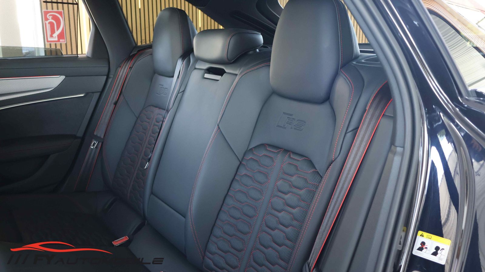 Audi RS6 4.0 TFSI quattro Keramic* Pano* AHK* Carbon
