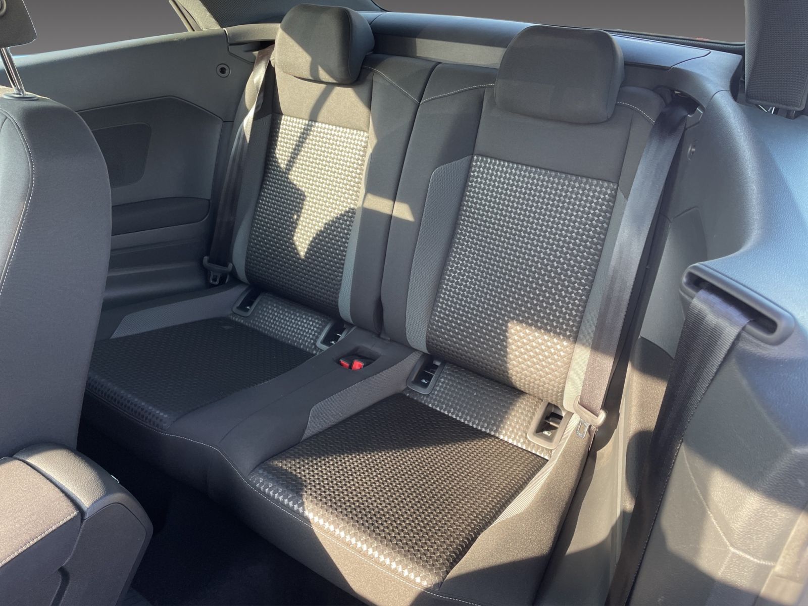 Volkswagen T-Roc 1.5 TSI Active - Samsaru's Car Outlet