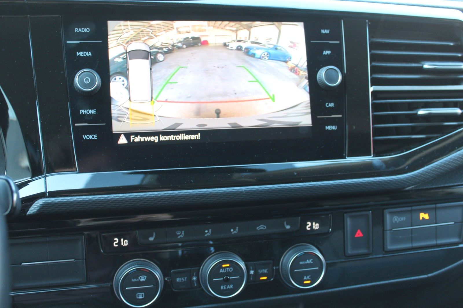 Volkswagen T6.1 Multivan - Samsaru's Car Outlet