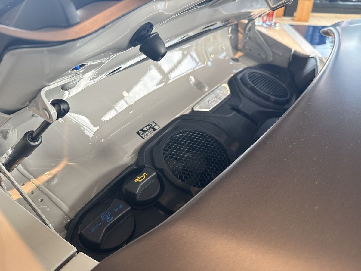 Porsche 992 TURBO 50 JAHRE HERITAGE DESIGN PAKET
