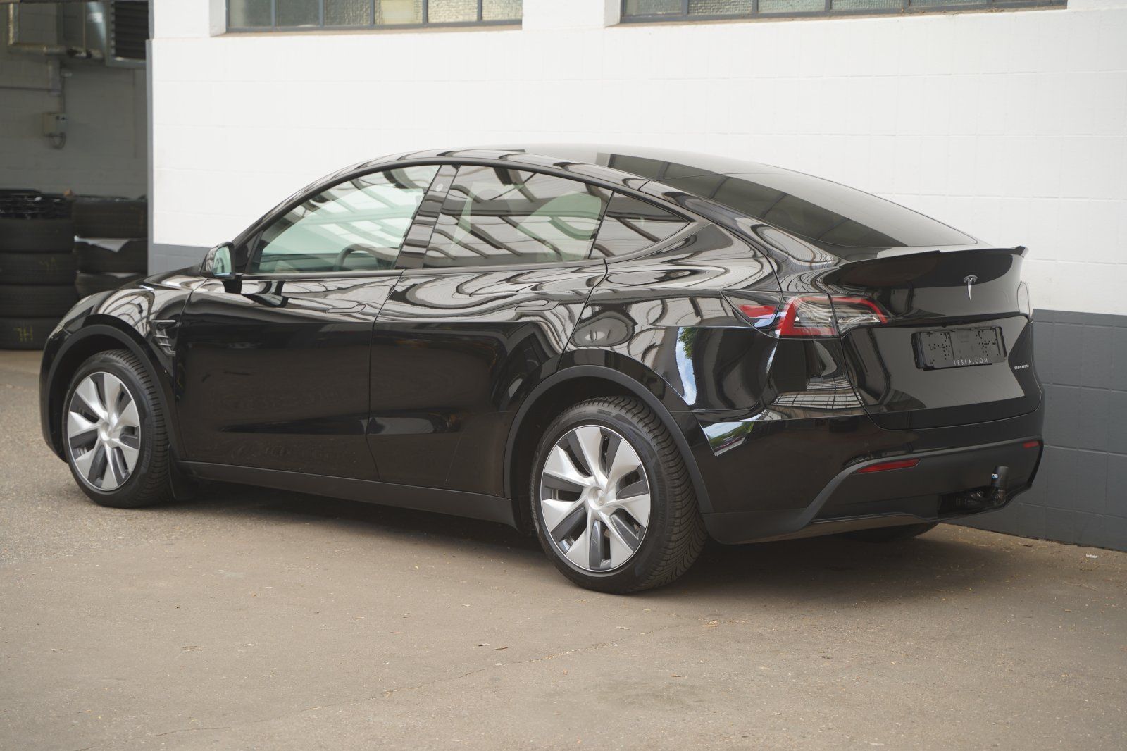 Tesla Model Y Long Range AWD *AHK*Mwst. ausweisbar*