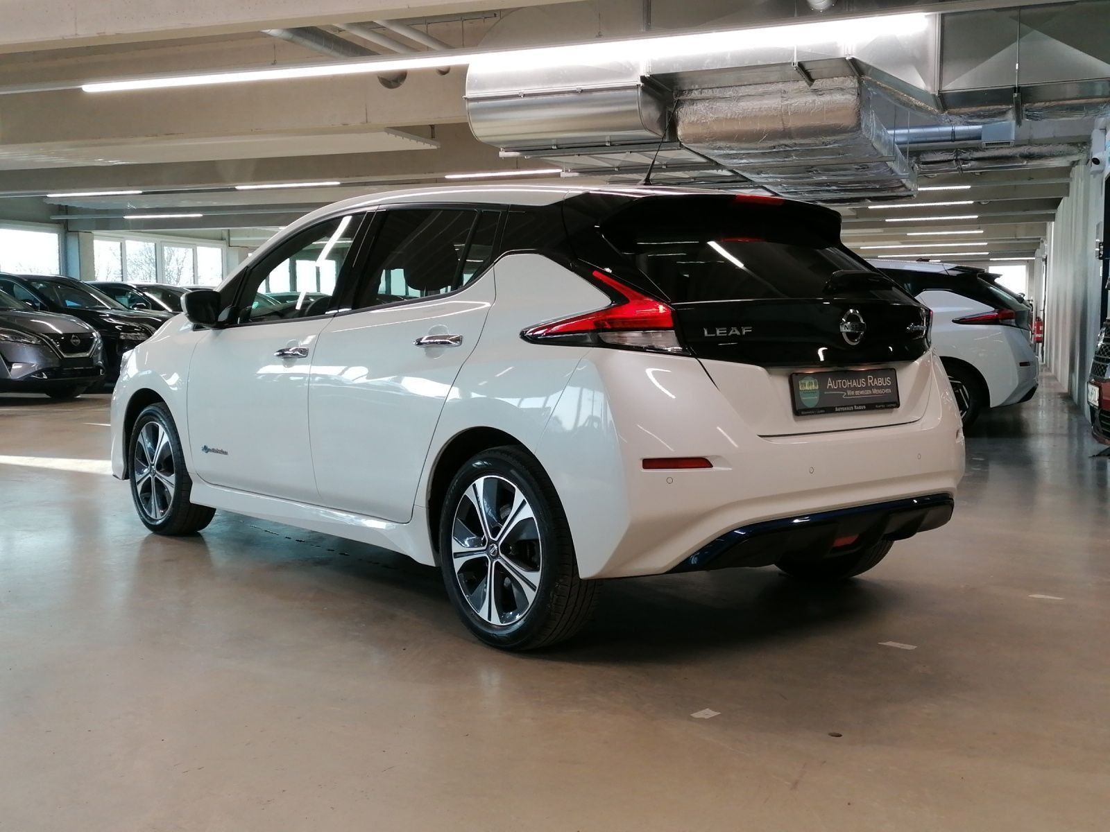 Nissan Leaf 62 kWh e+ Tekna - Samsaru's Car Outlet