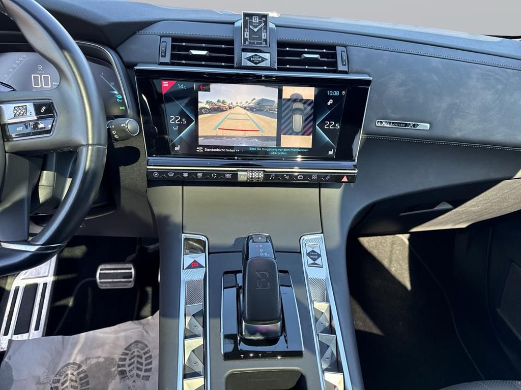 DS Automobiles DS7 Crossback E-Tense 4x4 Louvre