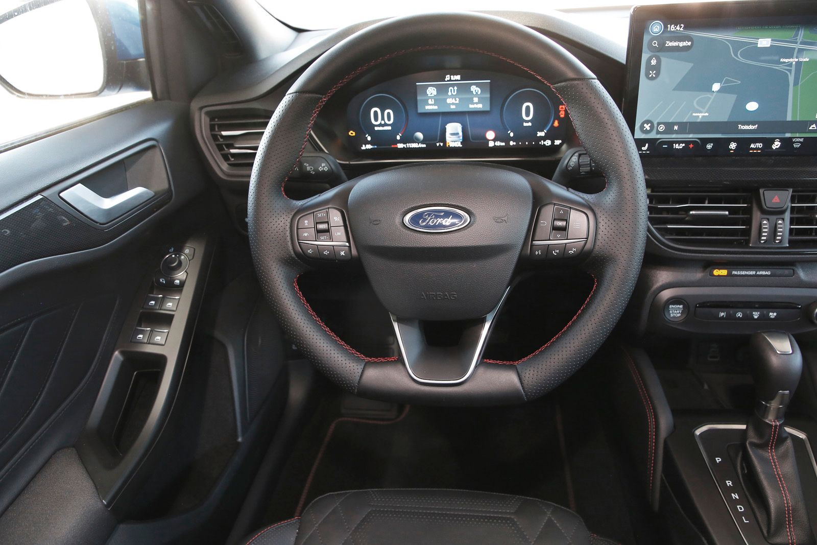 Ford Focus ST-Line X 1.0l EcoB.MHEV+Panorama SSD+Assi