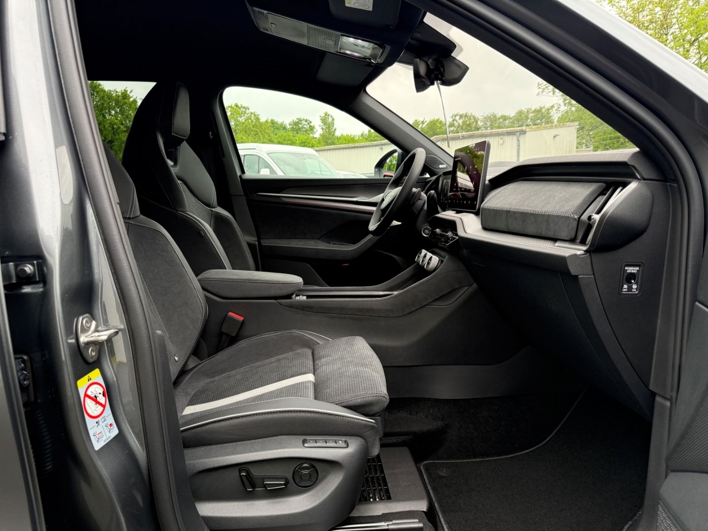 Skoda Kodiaq II 1.5 TSI iV DSG Sportline DCC AHK Matri