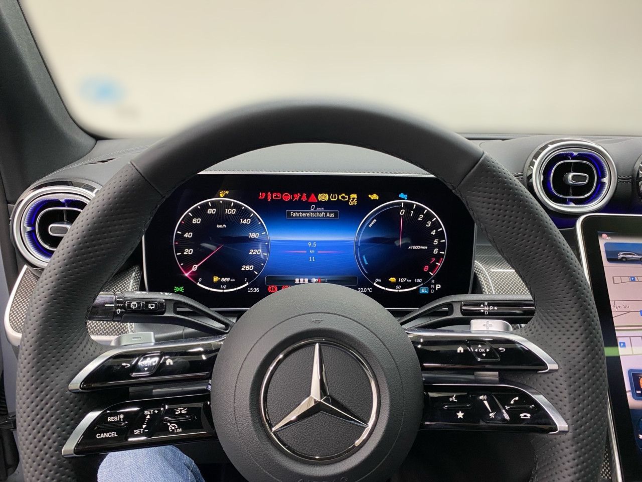Mercedes-Benz GLC 300 e 4Matic AMG+AHK+PANO+KEYLESS+DIGITAL