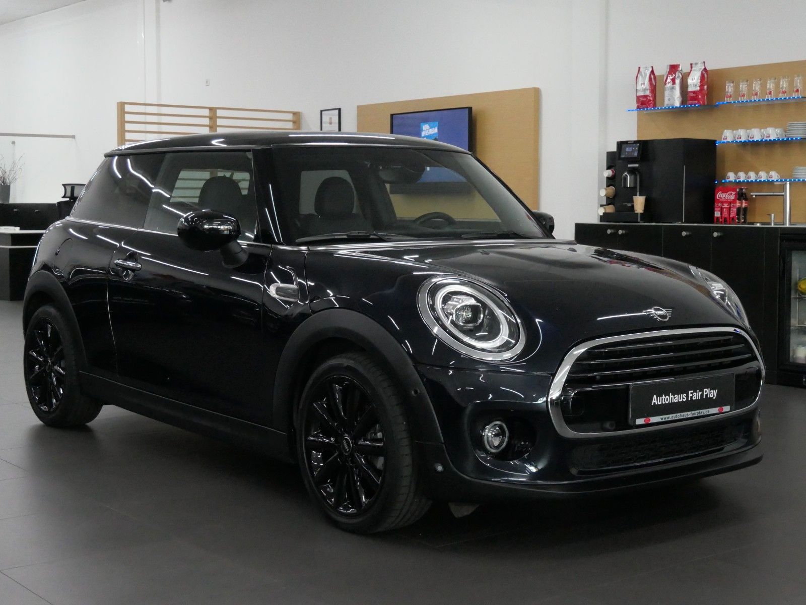 MINI Mini Cooper Aut. - Samsaru's Car Outlet