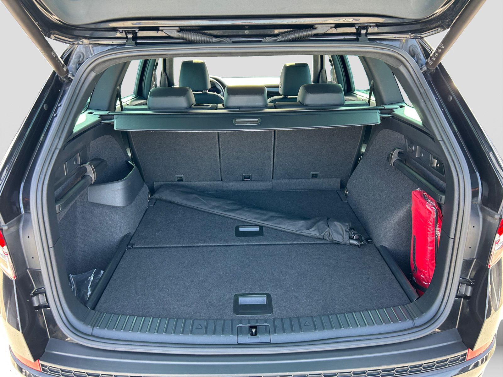 Skoda Kodiaq 2.0TDI DSG 4x4 L&K Matrix AHK Standh 360°