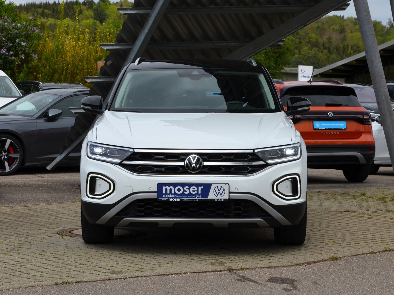 Volkswagen T-Roc PA Style 1.5 TSI - Samsaru's Car Outlet
