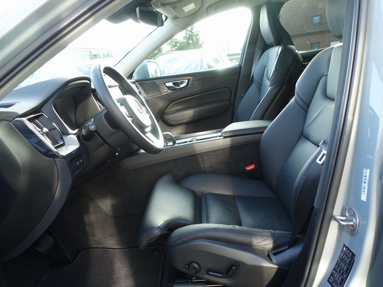 Volvo XC60 Plus T6 AWD Plug-in Hybrid/Four-C/AHK