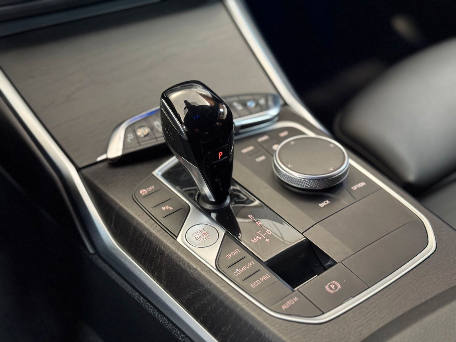 BMW 320d M-Sport - Samsaru's Car Outlet