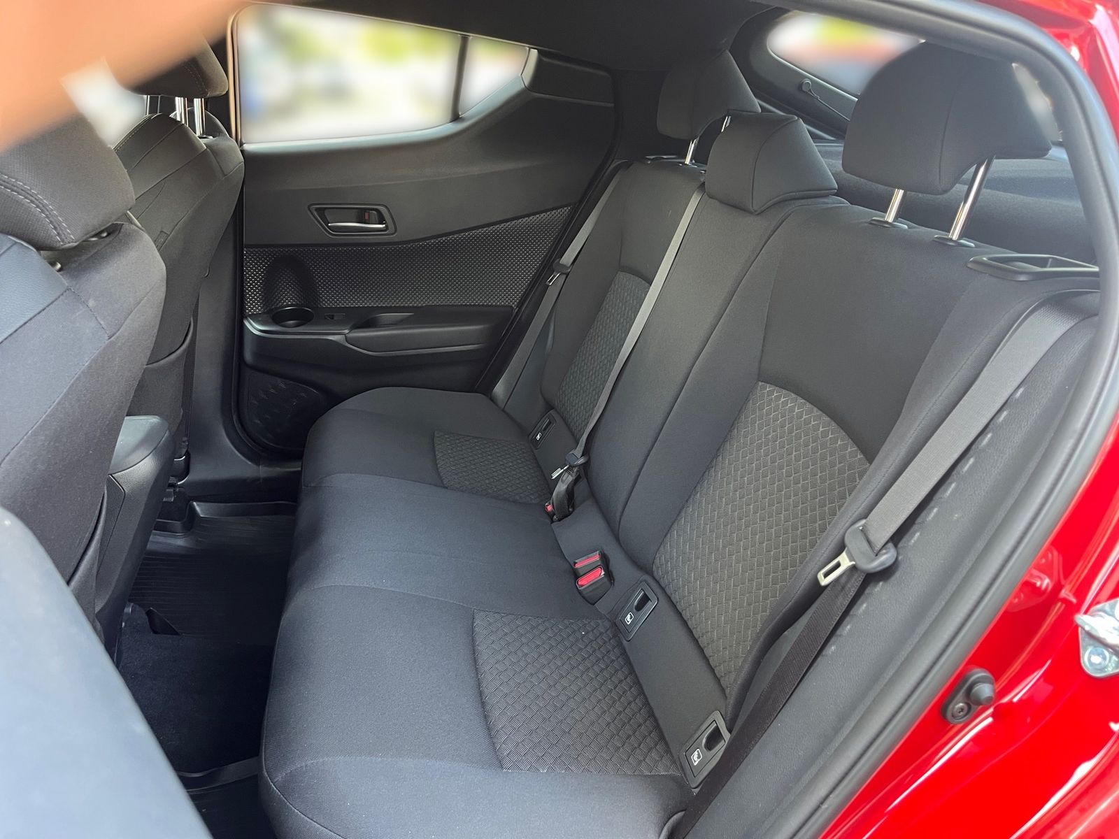 Toyota C-HR 2.0 Hybrid - Samsaru's Car Outlet