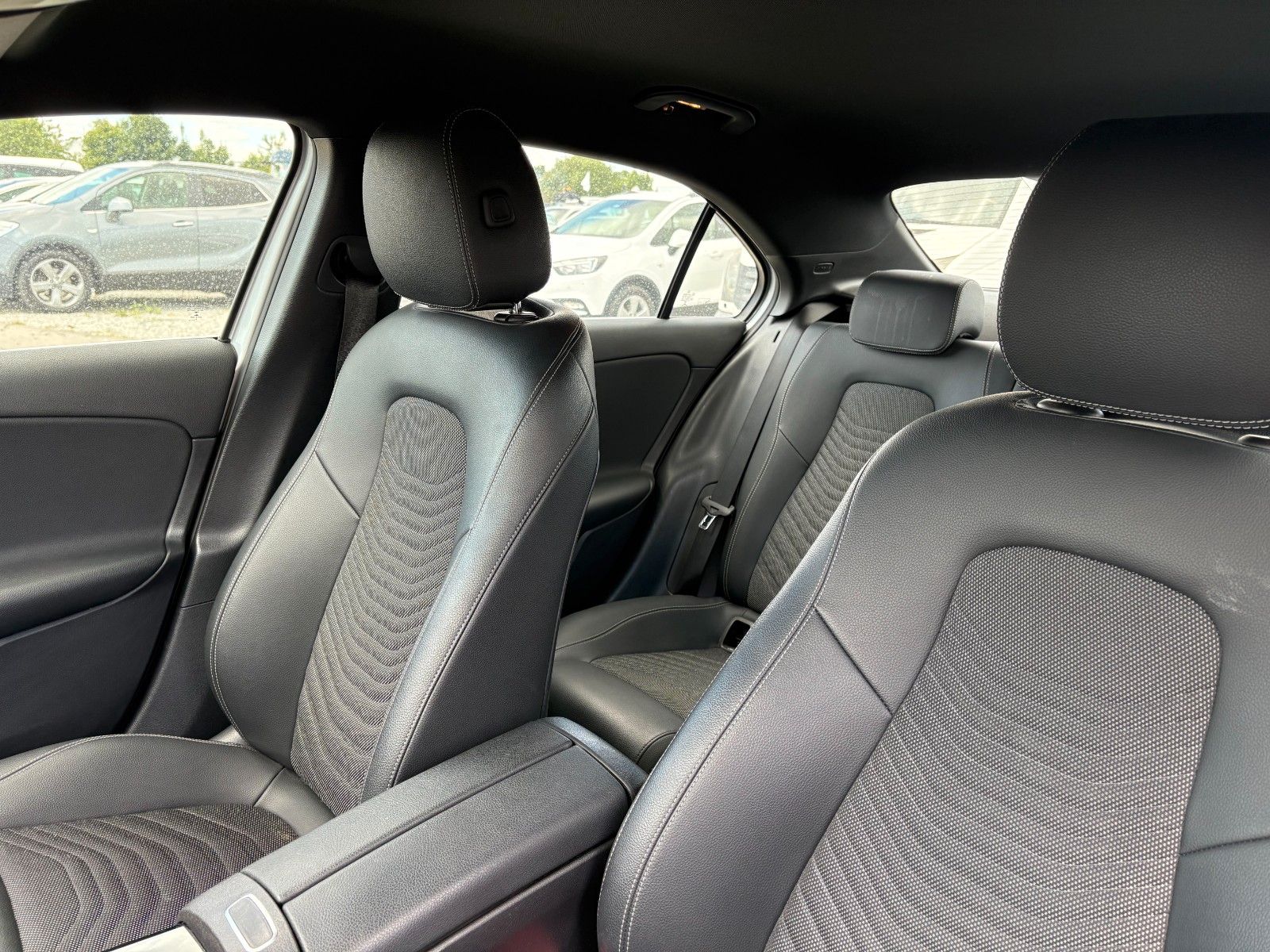 Mercedes-Benz A 180d Business - Samsaru's Car Outlet