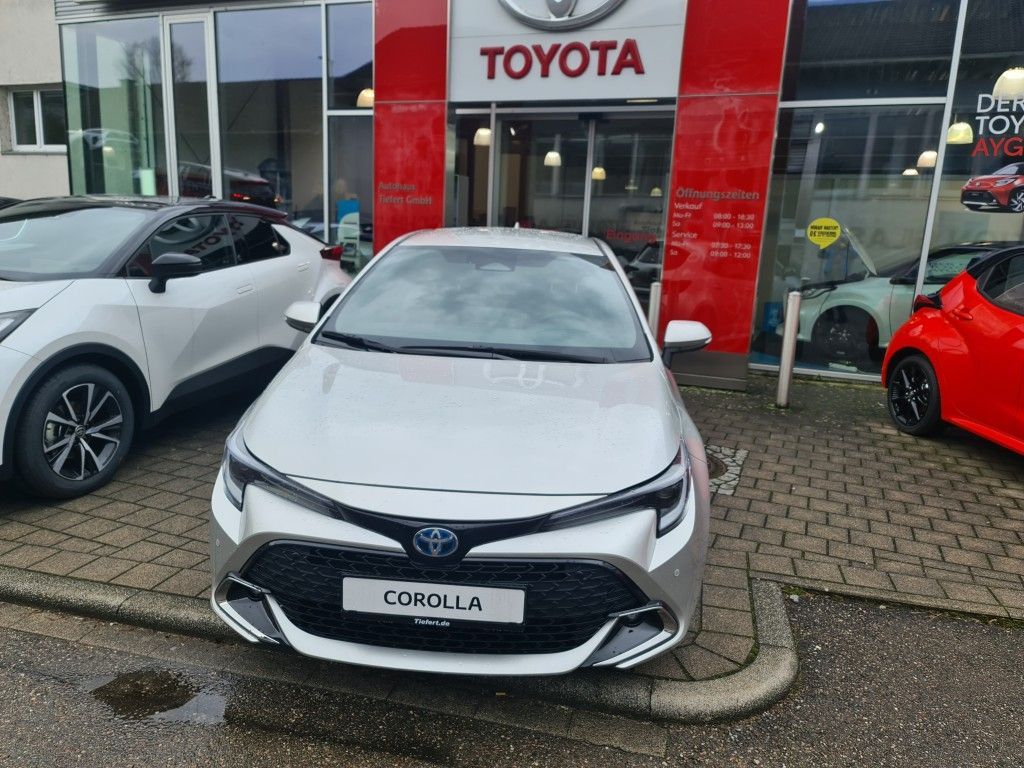 Toyota Corolla 1.8 Hybrid Team D