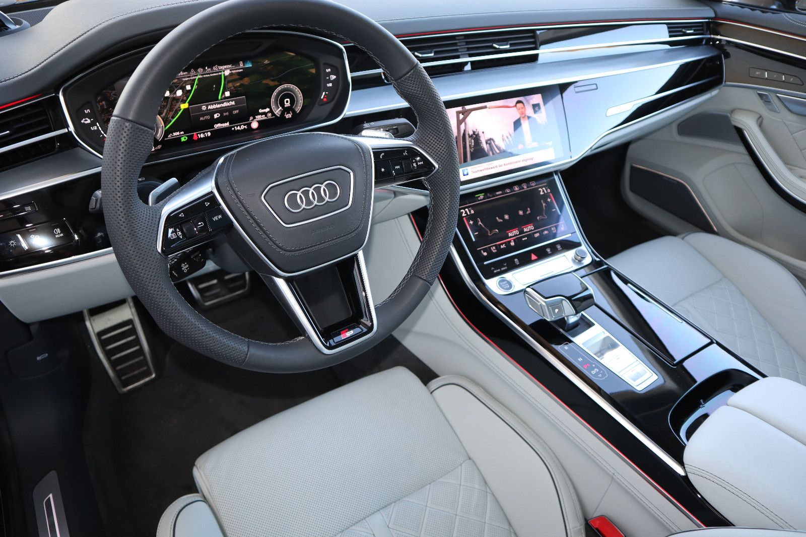 Audi A8L 60 TFSIe lang exclusive - Samsaru's Car Outlet